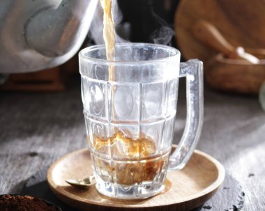 sıcak kahve tarçın ile