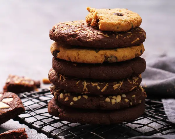 Biscoitos Chocolate Com Chips Chocolate — Fotografia de Stock