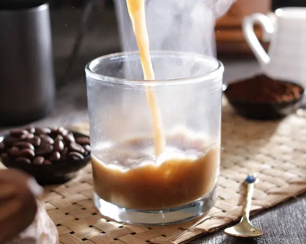 Süt Süt Küplü Buzlu Kahve — Stok fotoğraf