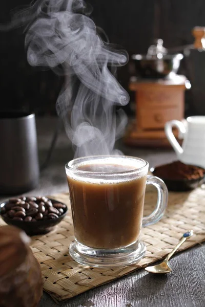 Xícara Preta Café Latte Com Bebida Quente — Fotografia de Stock