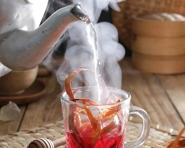 Gorąca Herbata Czerwonym Gorącym Napojem Szklanym Kubku — Zdjęcie stockowe