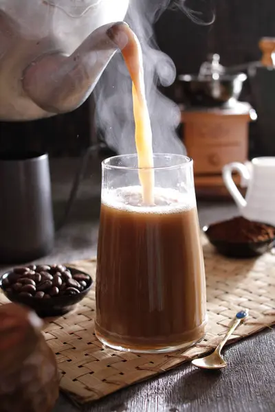 Glass Coffee Being Poured Cup — Stock Photo, Image