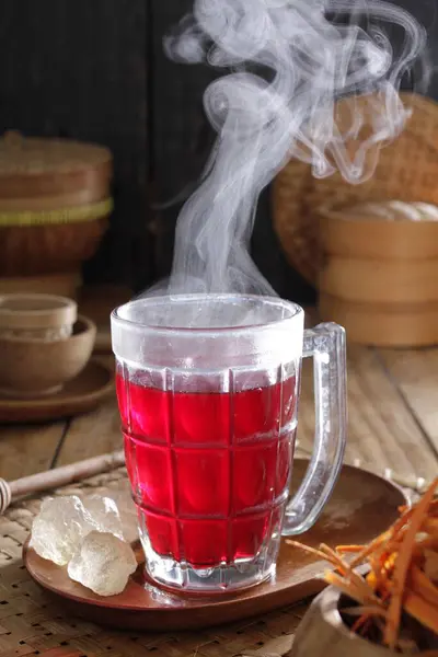 Uma Xícara Chá Com Vapor Saindo Dela — Fotografia de Stock
