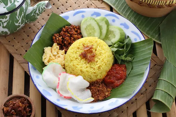 Nourriture Indonésienne Riz Frit Avec Poulet Frit Œuf Frit Riz — Photo