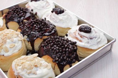 Lezzetli çikolatalı ekler, yakın çekim.