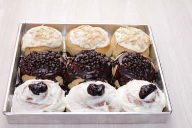 Çikolata ve vanilyalı dondurma.