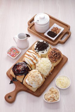 çikolata ve krema pasta