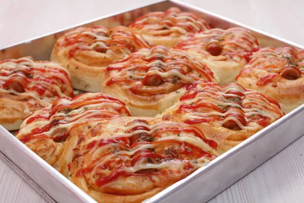 Lezzetli, taze, etli ve peynirli dürüm..