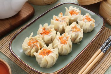 Kore yemeği pirinç keki ve balık, balık ttebokki.