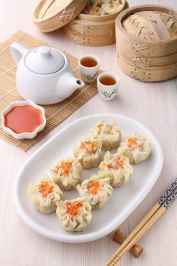 Asya yemekleri buğulanmış pirinç lapası.