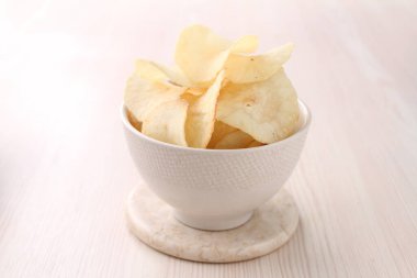 Patates cipsi kasede