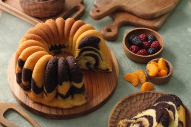 Çikolatalı ve fındıklı lezzetli ekmek.