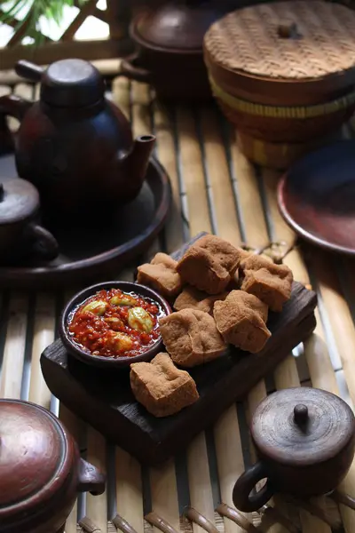 Pikantní Lahodné Smažené Tofu Podávané Česnekovou Chilli Omáčkou Petai — Stock fotografie
