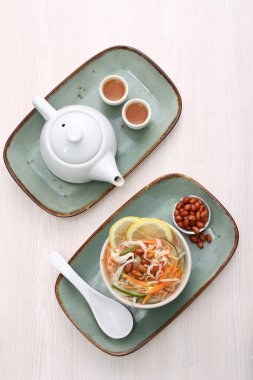 Yemek fotoğrafçılığı, yiyeceklerin çekici natürmort fotoğraflarını çekmek için kullanılan bir natürmort fotoğrafçılık türüdür. Ticari fotoğrafçılığın uzmanlaşması olarak.