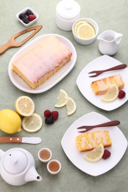 Limonlu ve ballı taze kek.