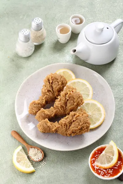 Fried Chicken Wings Lemon Sauce — Stock Photo, Image