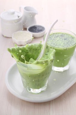 Kibrit yeşil çay buzu.