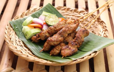 Izgara tavuk ve pilav çok lezzetli.