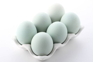 Kasedeki beyaz yumurtalar..