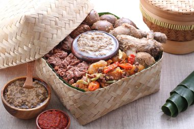 Markette sebzeli pirinç ve et