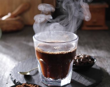 Yemek fotoğrafçılığı, yiyeceklerin çekici natürmort fotoğraflarını çekmek için kullanılan bir natürmort fotoğrafçılık türüdür. Ticari fotoğrafçılığın uzmanlaşması olarak.,