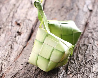 bambu yapraklı pirinç köftesi, Asya geleneksel hamur tatlısı.