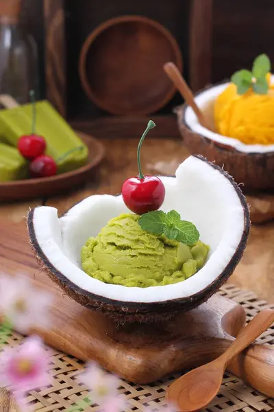 Green Tea Matcha Coconut Milk — Stock Photo, Image