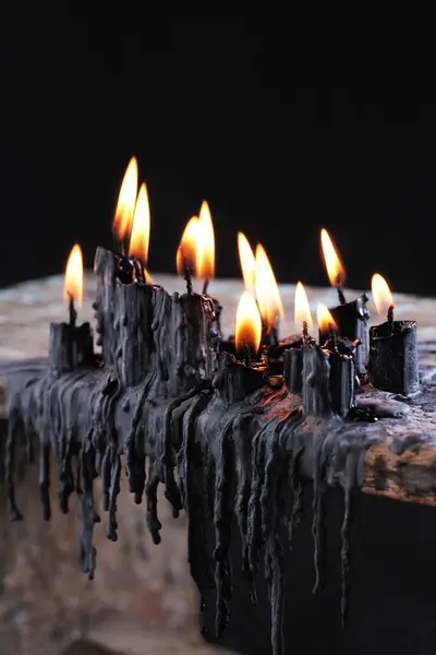 Горящие Свечи Черном Фоне — стоковое фото