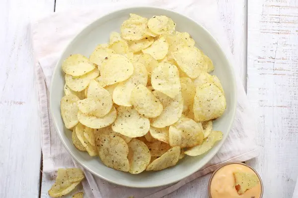 Potato Chips Garlic Sauce — Stock Photo, Image