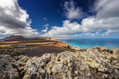 Lanzarote, volkanik ada, Atlantik okyanusu manzarası, İspanyol adaları, kanarya adaları manzarası, doğa arka planı.