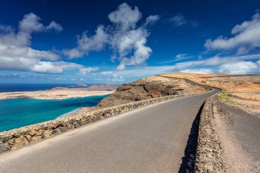 Lanzarote, volkanik ada, Atlantik okyanusu manzarası, İspanyol adaları, kanarya adaları manzarası, doğa arka planı.