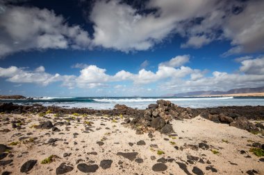 Lanzarote, volkanik ada, Atlantik okyanusu manzarası, İspanyol adaları, kanarya adaları manzarası, doğa arka planı.