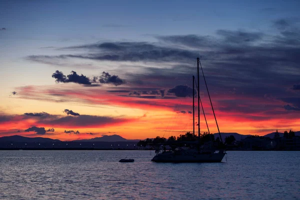 希腊埃维亚岛海面上美丽而浪漫的落日 横向的风景 — 图库照片