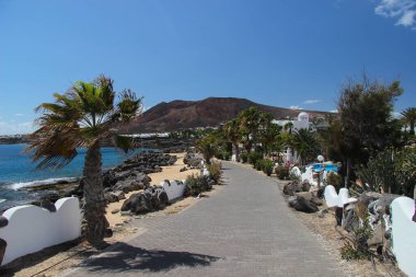 Lanzarote 'daki güzel sahil, kanarya adaları. Okyanus manzarası.