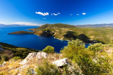 Yunan İyon adasındaki harika yaz tatili manzarası Lefkada, kartpostal ya da seyahat duvar kağıdı, tasarımınız için arka plan