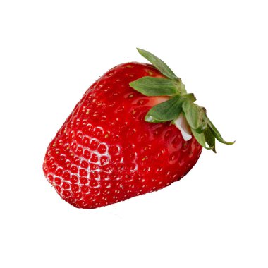 Beyaz arkaplanda kırmızı çilek izole edildi