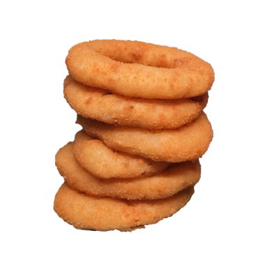 Beyaz arkaplanda soğan halkaları izole