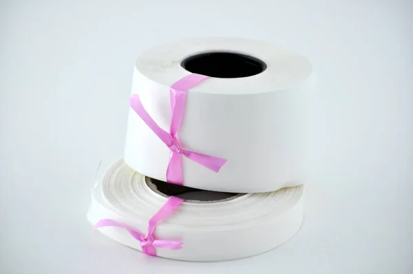 Білий Туалетний Паперовий Рулон Рожевому Фоні — стокове фото