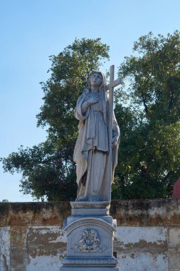      Coln Mezarlığı Küba Ulusal Anıtı ilan edilmiştir. Ülke, 57 hektarlık arazisiyle ülkedeki en önemli mezarlık konumunda bulunuyor..            