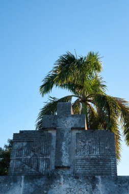 Kolon Cenaze Anıtı. Küba Ulusal Anıtı. Dünyanın en büyük mezarlıklarından biri.                               