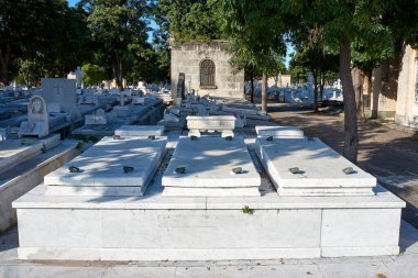 Kolon Cenaze Anıtı. Küba Ulusal Anıtı. Dünyanın en büyük mezarlıklarından biri.                               