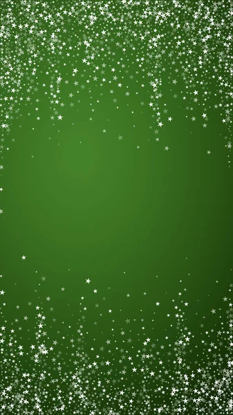 飘落的雪花掩盖了圣诞节的背景 淡淡的飘扬的雪花和圣诞绿色背景上的星星 美丽的雪花覆盖在上面 垂直矢量说明 — 图库矢量图片