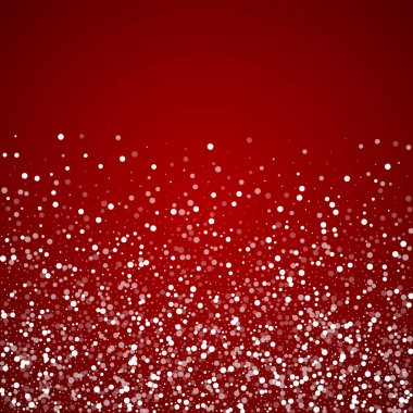 Yılbaşı arka planında kar yağışı var. İnce uçan kar taneleri ve kırmızı arka plandaki yıldızlar. Karlı bayram örtüsü. Kare vektör illüstrasyonu.