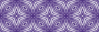 Çizgili el çizgileri, pürüzsüz desen. Mor simetrik kaleydoskop arka planı. Arka plan için mükemmel dekoratif tasarım ögesi. Çizgili çizgili sınır çizgisi tekrarlanıyor.