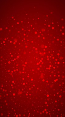 Sihirli kar yağışı arkaplanı. İnce uçan kar taneleri ve kırmızı arka plandaki yıldızlar. Sihirli yağan kar tatili manzarası. Dikey vektör illüstrasyonu.