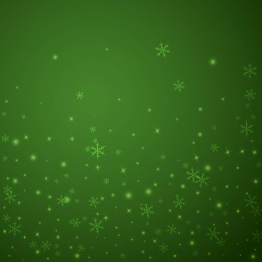 Yılbaşı arka planında kar yağışı var. İnce uçan kar taneleri ve yeşil arka plandaki yıldızlar. Karlı bayram örtüsü. Kare vektör illüstrasyonu.