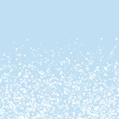 Yılbaşı arka planında kar yağışı var. Hafif uçan kar taneleri ve açık mavi kış arka planındaki yıldızlar. Karlı bayram örtüsü. Kare vektör illüstrasyonu.
