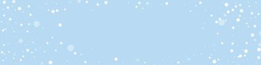 Sihirli kar yağışı arkaplanı. Hafif uçan kar taneleri ve açık mavi kış arka planındaki yıldızlar. Sihirli yağan kar tatili manzarası. Panoramik vektör çizimi.