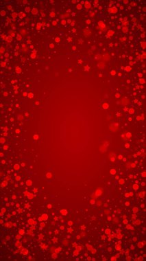 Güzel kar yağışı arkaplanı. İnce uçan kar taneleri ve kırmızı arka plandaki yıldızlar. Güzel kar yağışı şablonu. Dikey vektör illüstrasyonu.