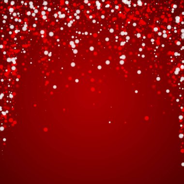 Sihirli kar yağışı arkaplanı. İnce uçan kar taneleri ve kırmızı arka plandaki yıldızlar. Sihirli yağan kar tatili manzarası. Kare vektör illüstrasyonu.